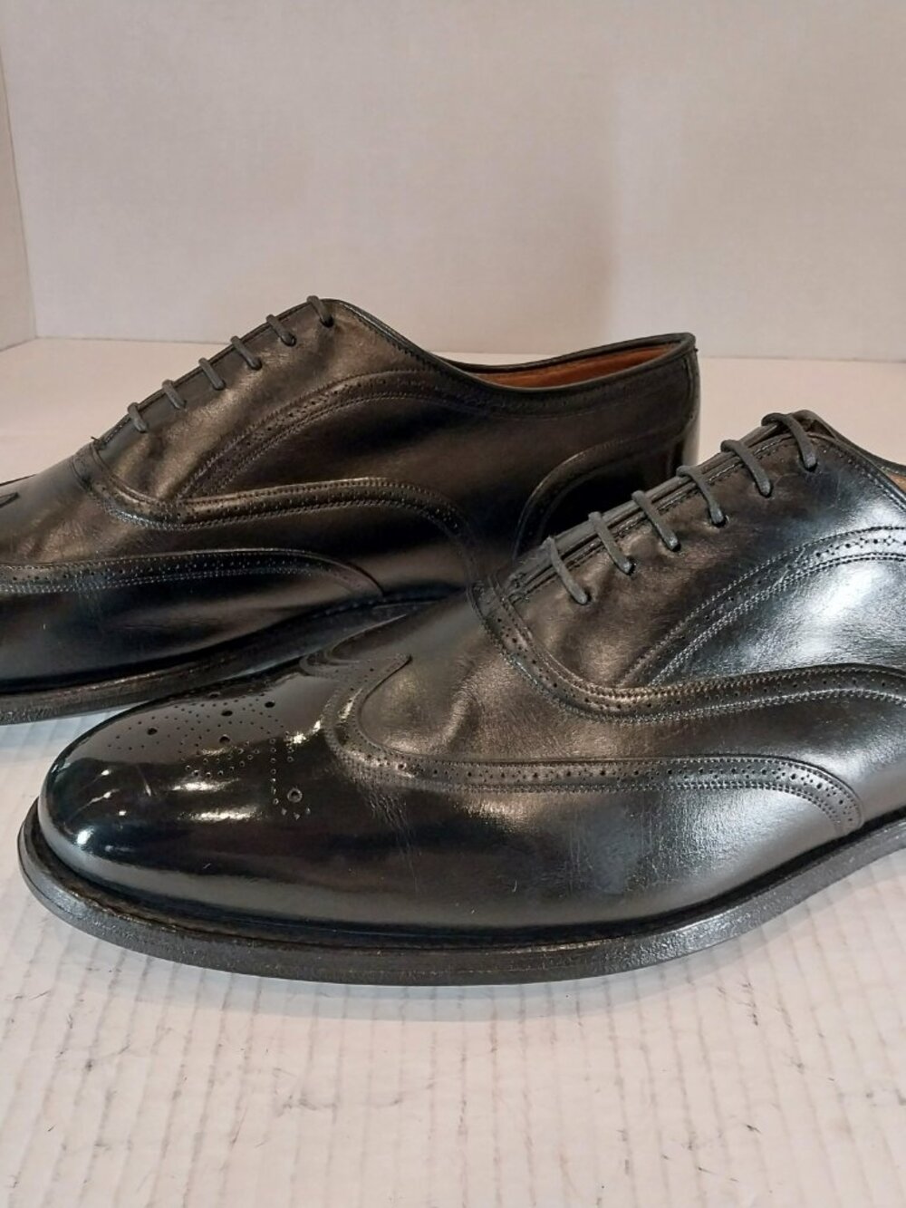 CHURCH'S men's (SAVE $1150) shoes 9.5 D black Oxford.
